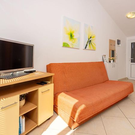 Apartments Petak Dramalj Exterior photo