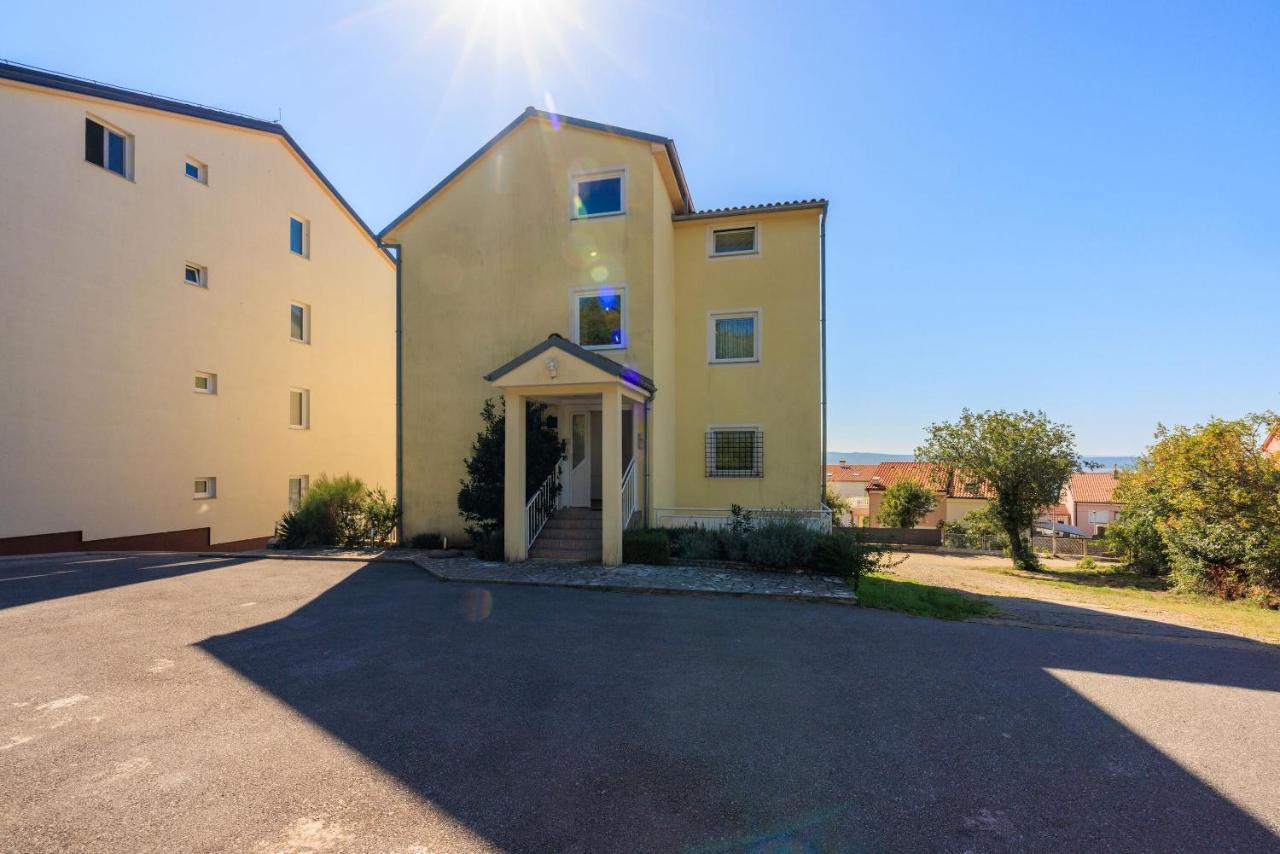 Apartments Petak Dramalj Exterior photo